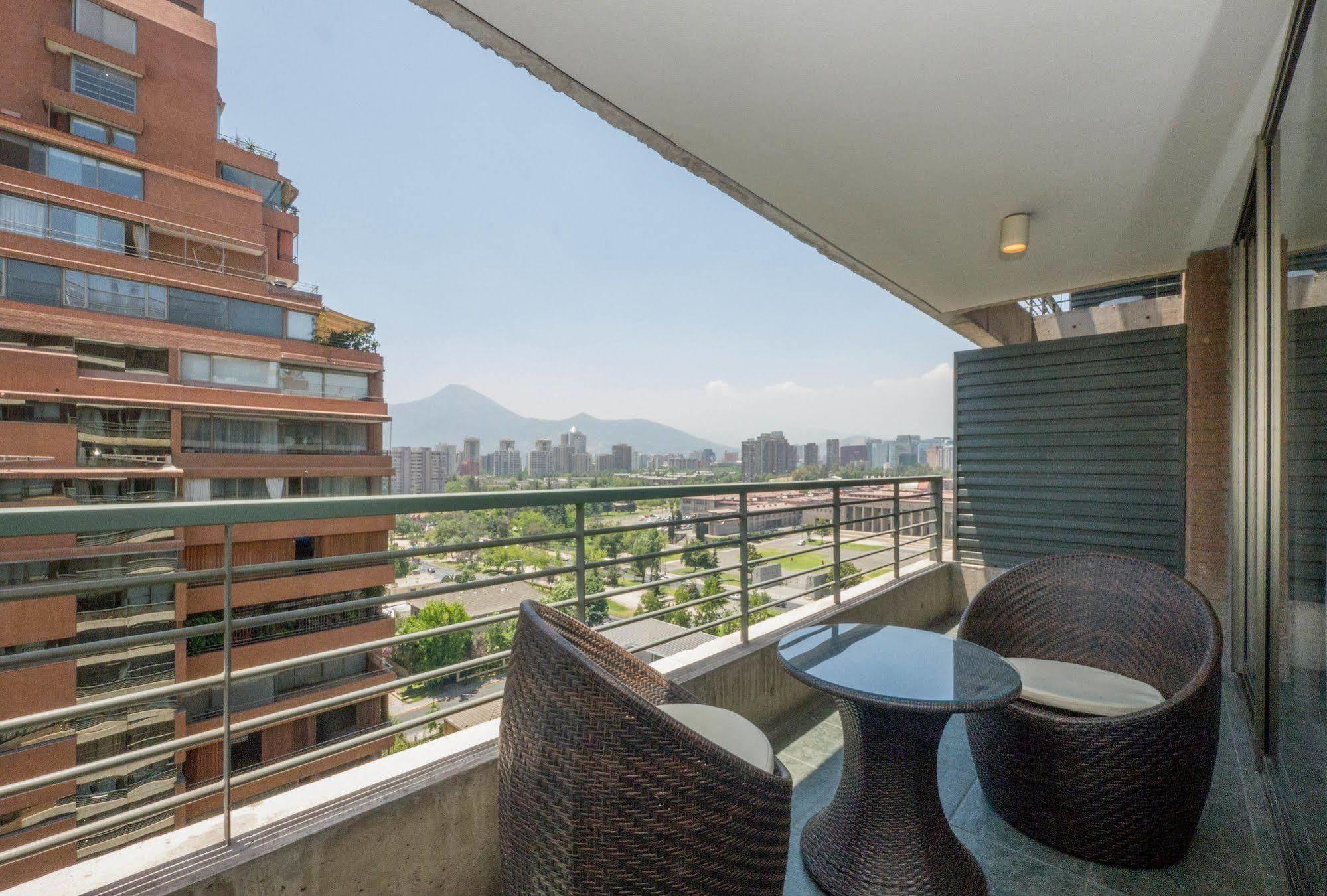 Livinnest Apartments Santiago Exterior photo